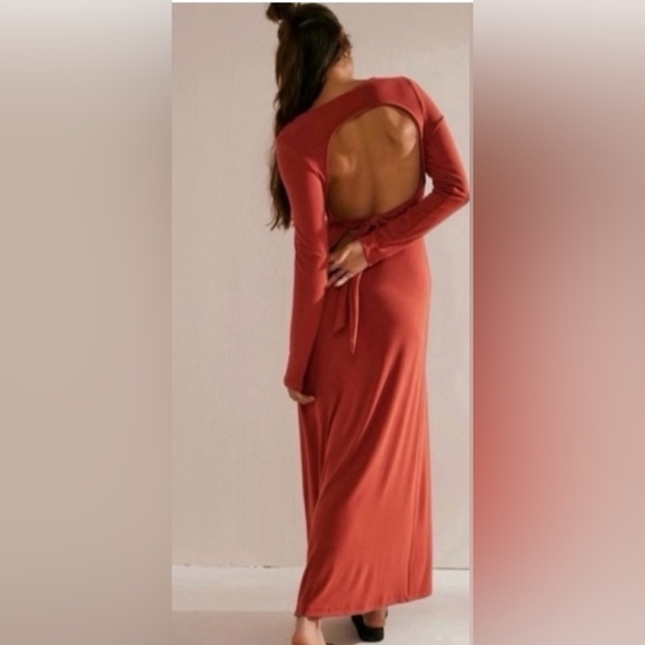 Free People Beach  *Aubre* Open-Back Essential Maxi Dress in Rust. NWOT. Large - Picture 3 of 3